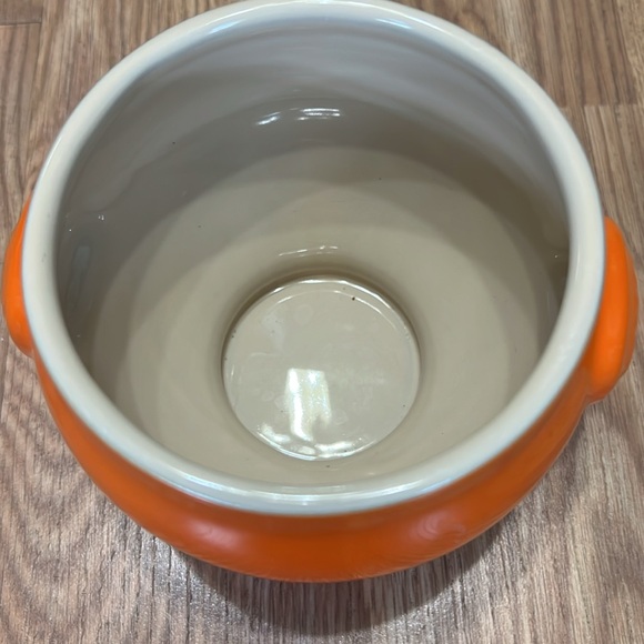 Le Creuset Heritage stoneware soup bowl 16 oz in Flame - Picture 2 of 4